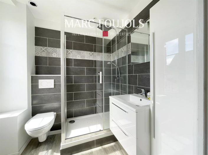 Image No.18-5 Bed House for sale