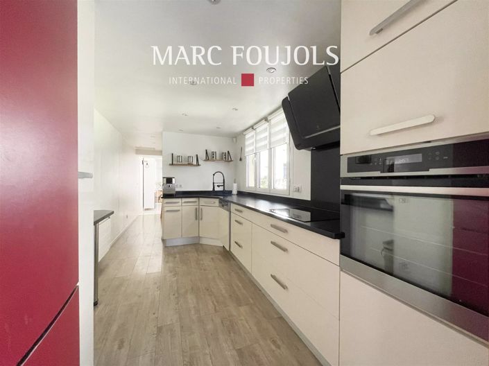 Image No.7-5 Bed House for sale