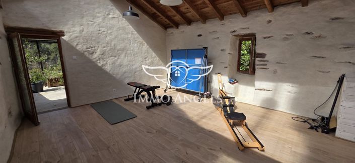 Image No.16-5 Bed Property for sale