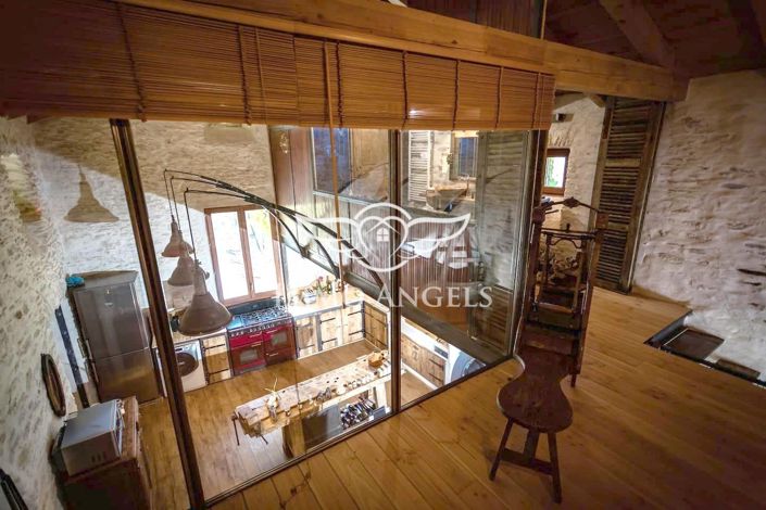 Image No.22-5 Bed Property for sale