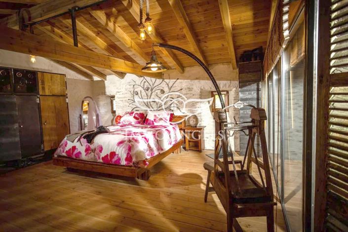 Image No.24-5 Bed Property for sale