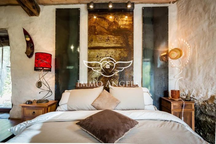Image No.27-5 Bed Property for sale