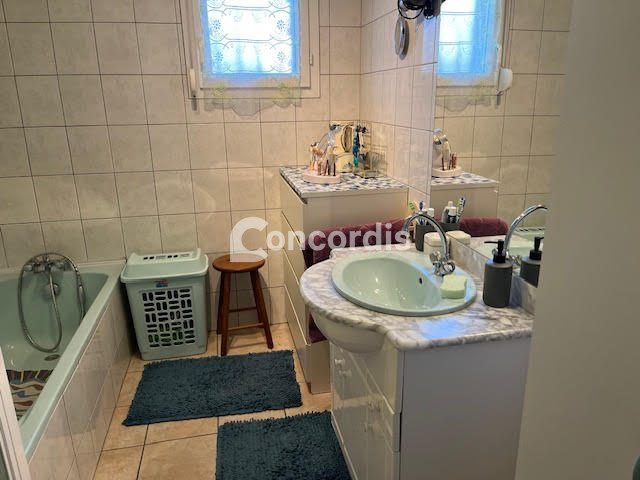 Image No.9-3 Bed House for sale