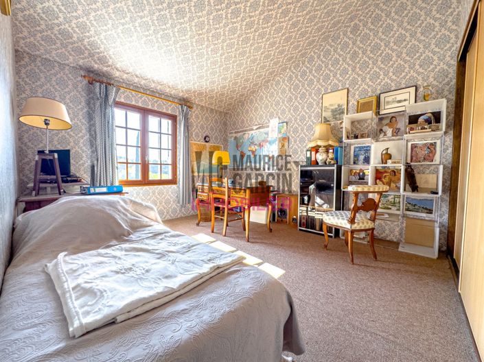 Image No.19-4 Bed House for sale