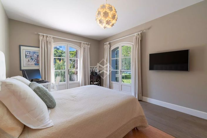 Image No.10-4 Bed House for sale