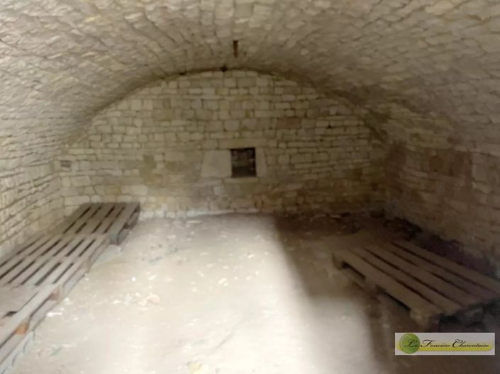 Image No.19-4 Bed House for sale