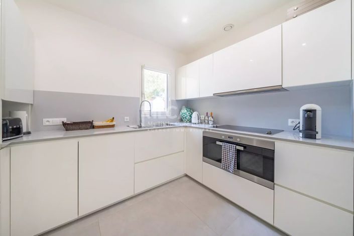 Image No.17-3 Bed Apartment for sale