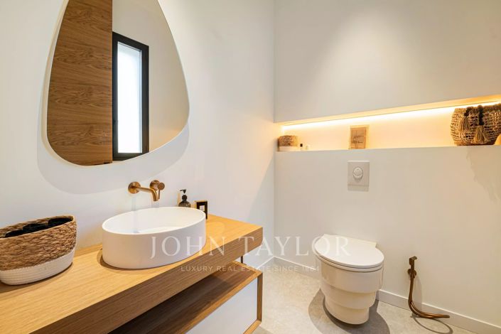 Image No.19-6 Bed House for sale