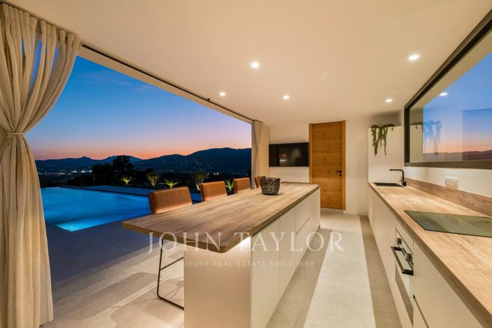 Image No.25-6 Bed House for sale