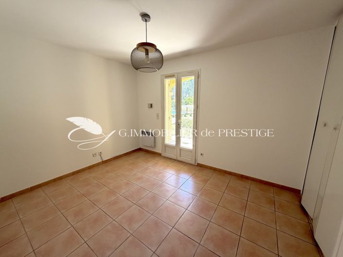 Image No.10-4 Bed House for sale