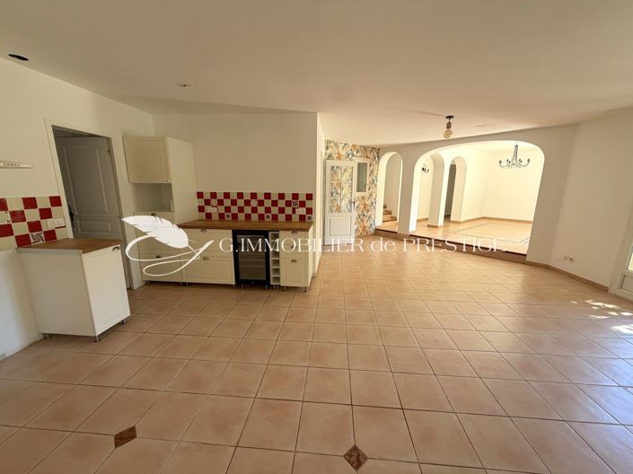 Image No.8-4 Bed House for sale