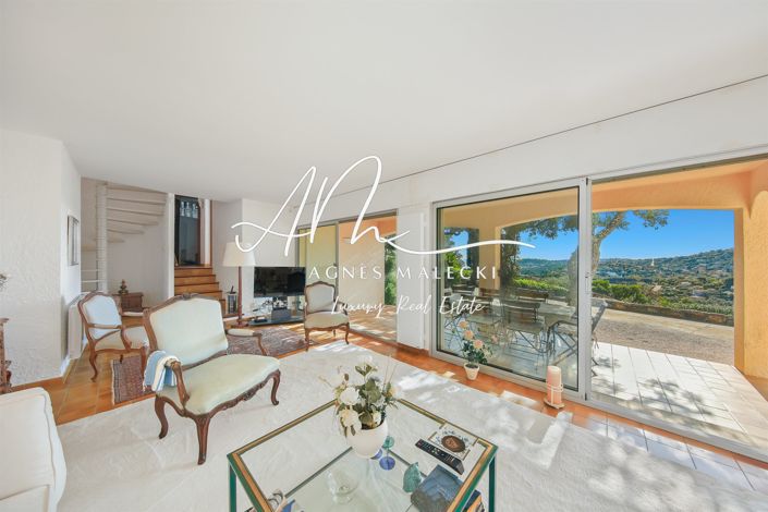 Image No.4-5 Bed House for sale