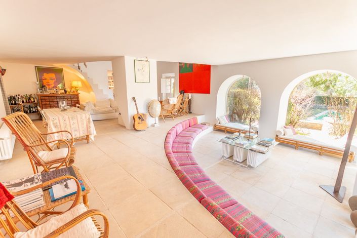 Image No.18-10 Bed House for sale