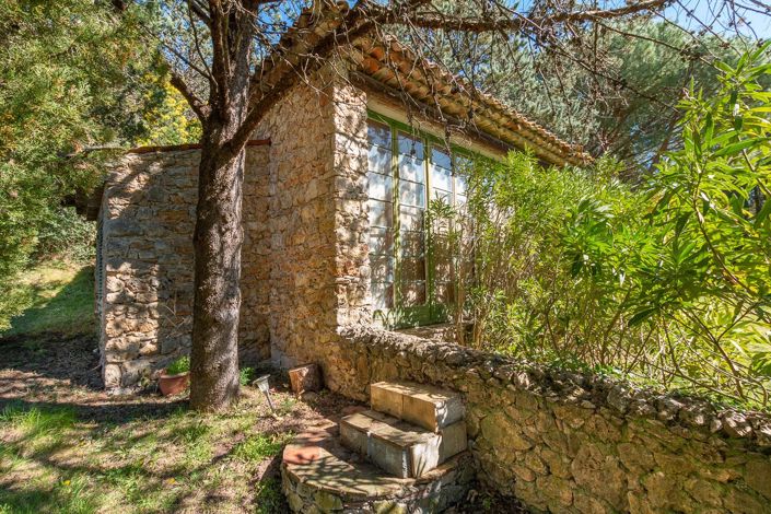 Image No.31-10 Bed House for sale
