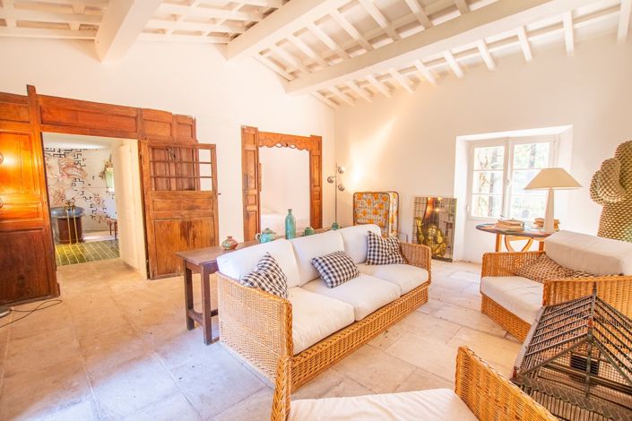Image No.32-10 Bed House for sale