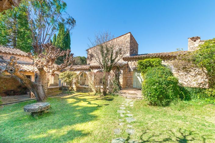 Image No.7-10 Bed House for sale