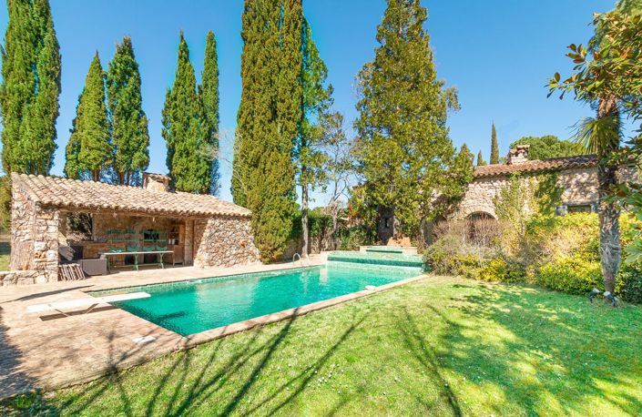 Image No.8-10 Bed House for sale