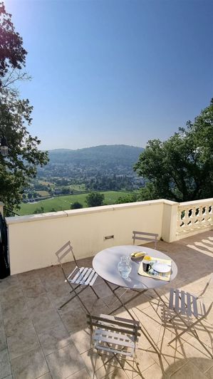 Image No.10-3 Bed House for sale