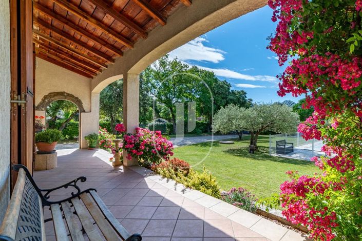 Image No.2-4 Bed House for sale