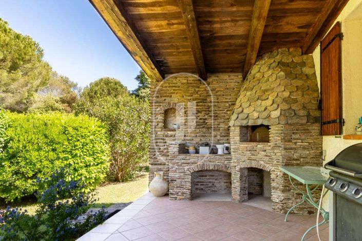 Image No.3-4 Bed House for sale