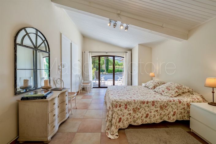Image No.17-4 Bed House for sale