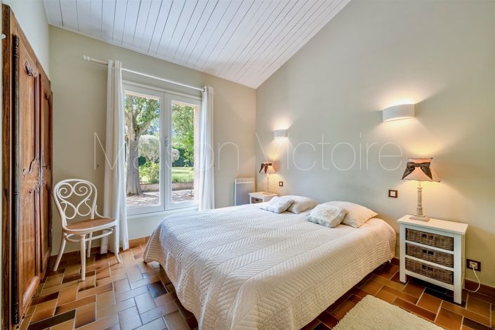 Image No.18-4 Bed House for sale