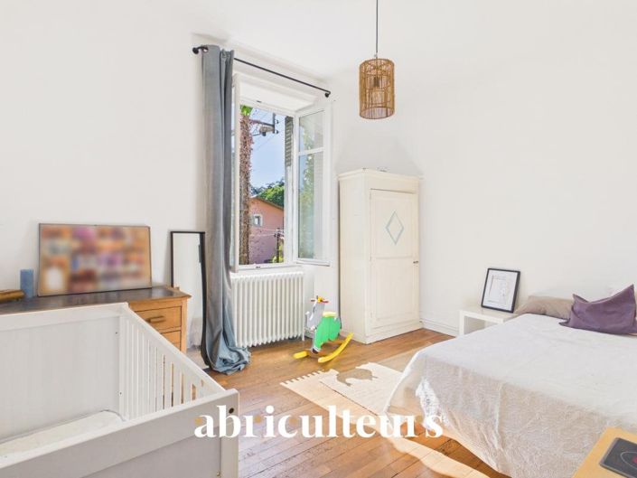 Image No.20-4 Bed House for sale