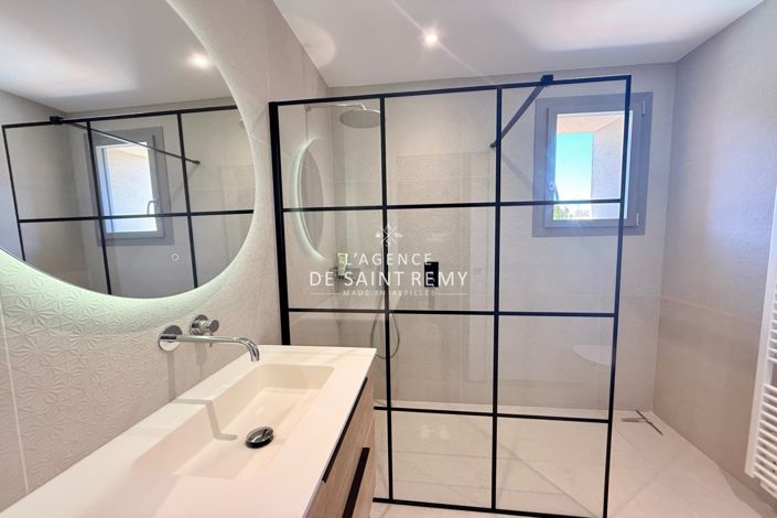 Image No.8-4 Bed House for sale