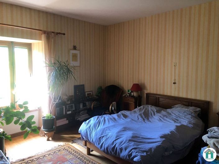 Image No.9-5 Bed House for sale