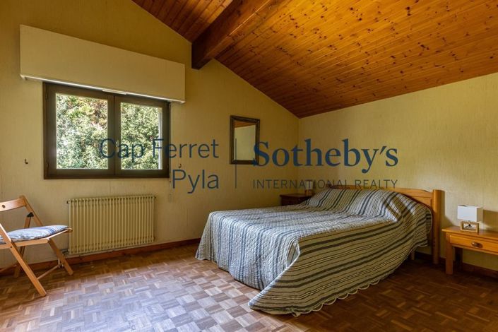Image No.17-6 Bed House for sale