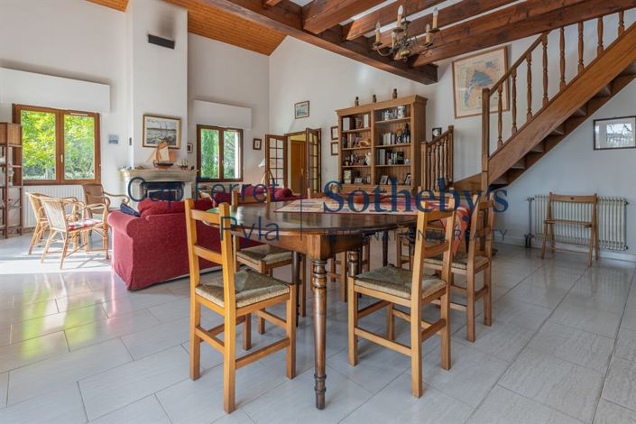 Image No.8-6 Bed House for sale