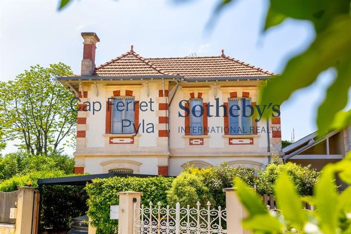 Image No.2-5 Bed House for sale