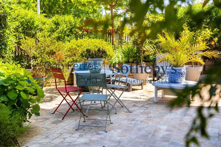 Image No.5-5 Bed House for sale