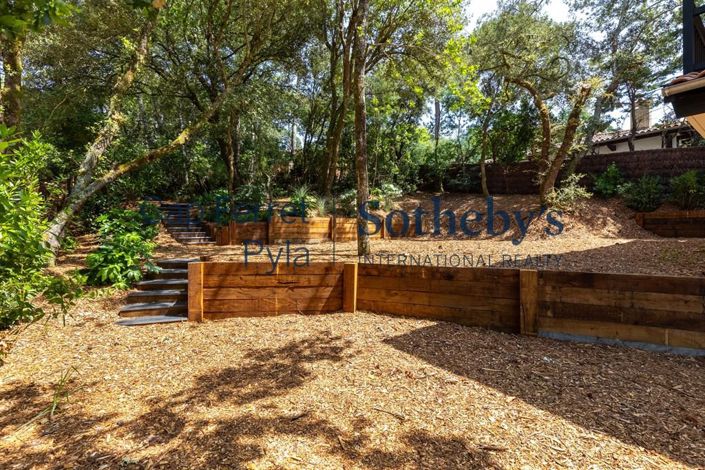 Image No.4-7 Bed Property for sale