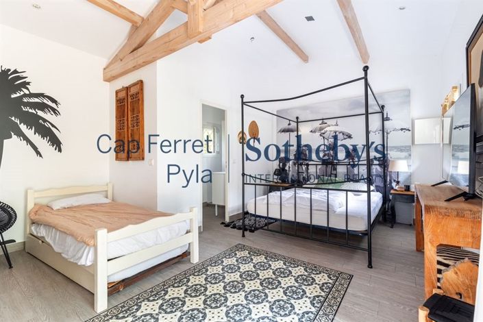 Image No.20-7 Bed House for sale