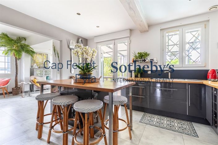 Image No.9-7 Bed House for sale