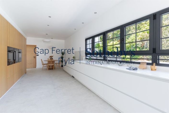 Image No.15-5 Bed House for sale