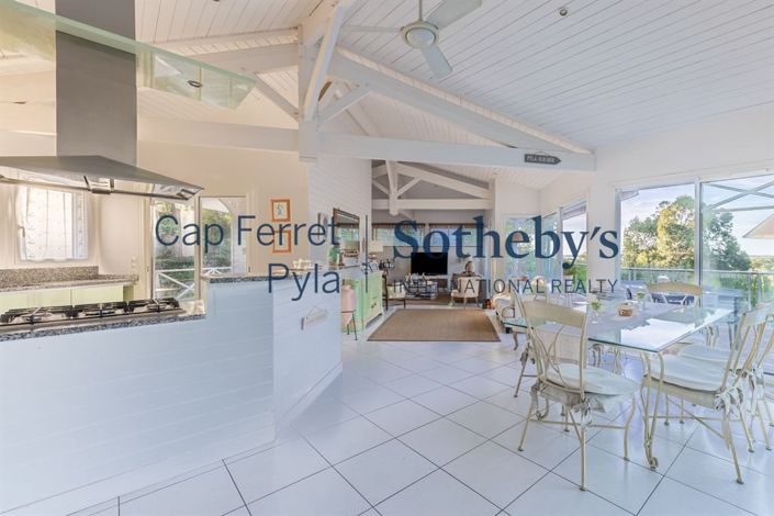 Image No.9-7 Bed House for sale