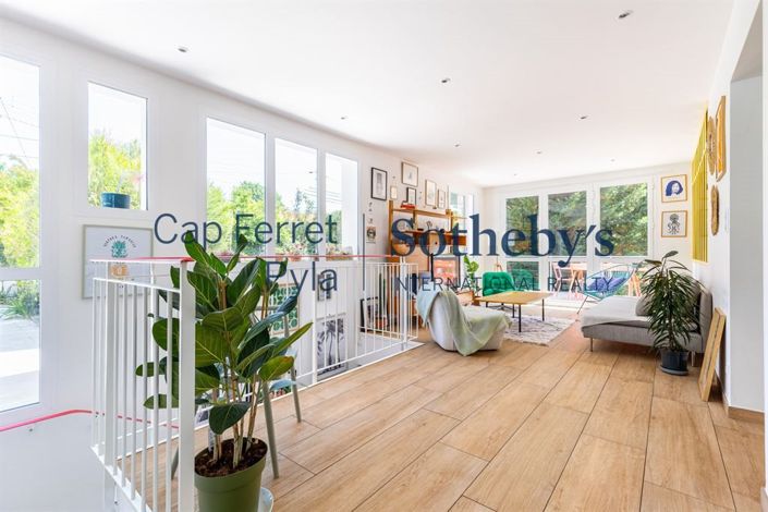 Image No.6-4 Bed House for sale