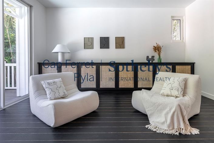 Image No.10-6 Bed House for sale