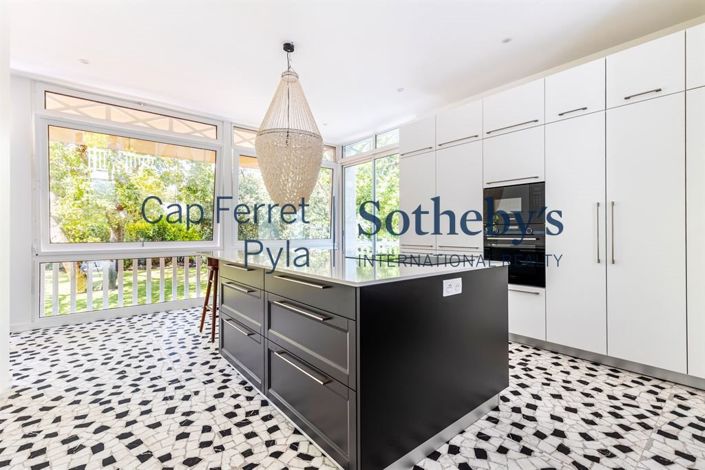 Image No.12-6 Bed House for sale