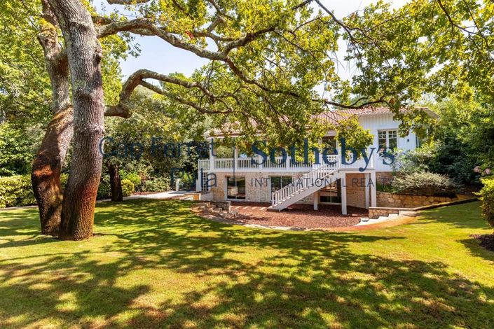 Image No.3-6 Bed House for sale