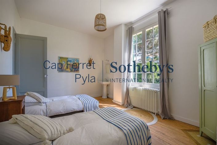 Image No.14-7 Bed House for sale