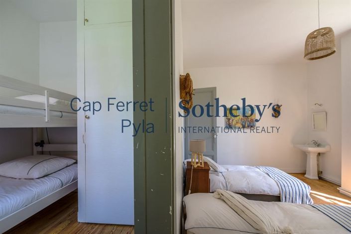 Image No.15-7 Bed House for sale