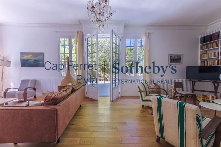 Image No.6-7 Bed House for sale