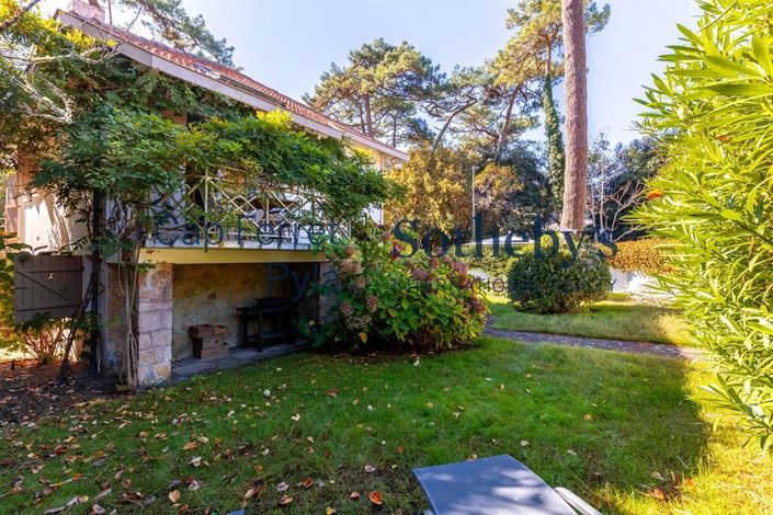 Image No.8-4 Bed House for sale
