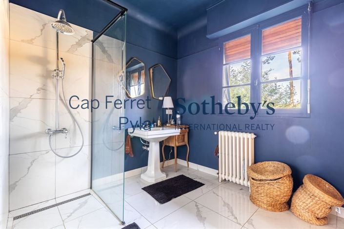 Image No.20-4 Bed House for sale
