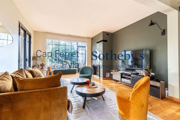 Image No.8-4 Bed House for sale