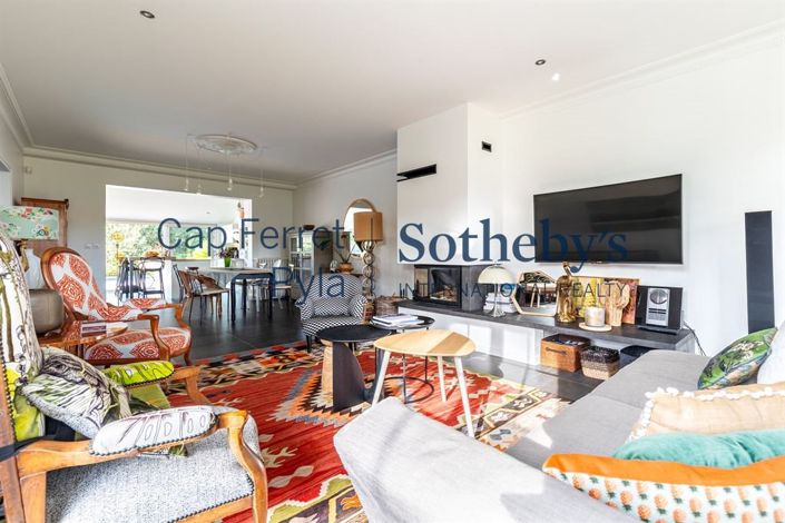 Image No.5-6 Bed House for sale