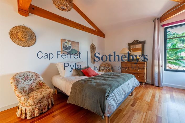 Image No.17-5 Bed House for sale